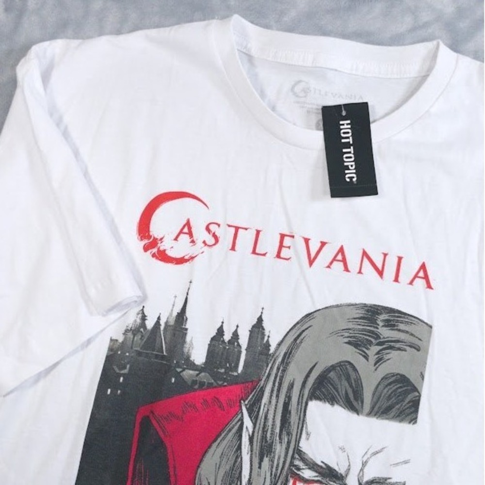 Hot Topic Castlevania Tshirt Mens XXL Graphic NWT NEW Dracula Shirt